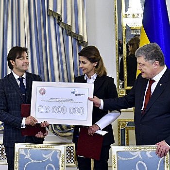 Порошенко пожертвовал более $100 тыс. на мемориал погибшим в ходе беспорядков Киеве