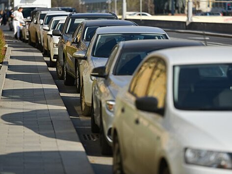 Власти Москвы выставили на продажу 154 машино-места в СЗАО