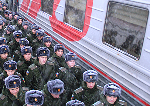 В Хабаровск прибыл первый крупный воинский эшелон с новобранцами