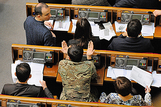 Депутаты Рады подрались после эфира на ТВ