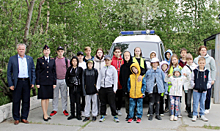 В рамках акции «Каникулы с Общественным советом» полицейские и общественники ЯНАО организовали для детей экскурсию-демонстрацию