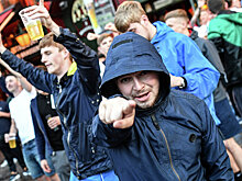 Сотни английских фанатов в Лилле скандировали антироссийские лозунги