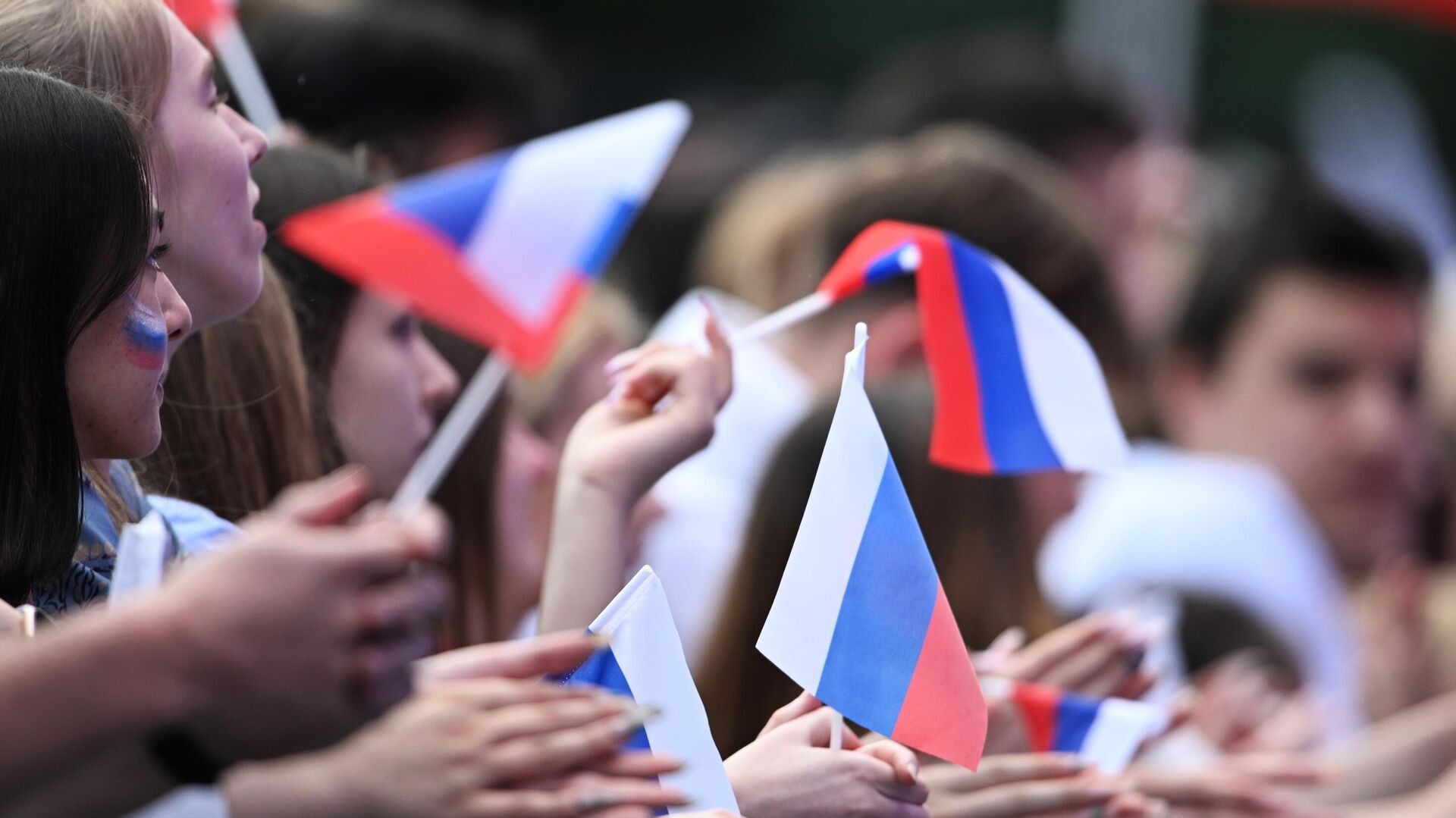 ВЦИОМ: более 80% россиян верят в улучшение ситуации в России