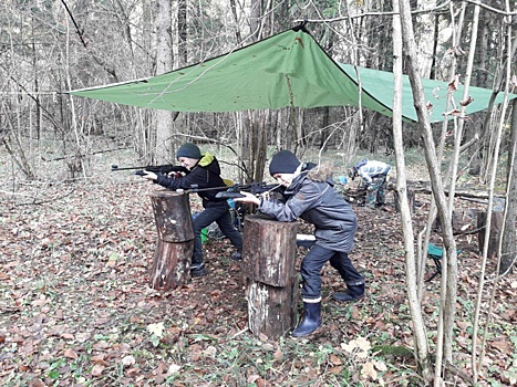 Участники православного военно-патриотического клуба из Куркина совершили лесной выход