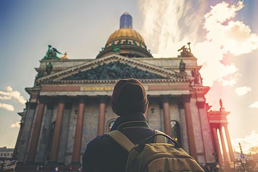 Удвоение туристических поездок по России оказалось под вопросом из-за сокращения бюджета на развитие туризма