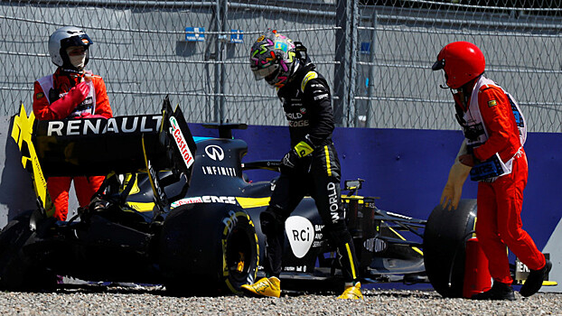 Пилот Renault получил повреждение в аварии во второй практике Гран-при Штирии