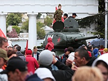 Украинские переселенцы отмечают День Победы в Москве вместе со всей Россией
