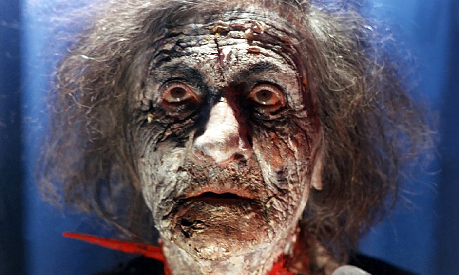 «Суспирия» (1977) — фильм ужасов  итальянского режиссёра Дарио Ардженто. Картину считают вершиной его творчества ярким представителем всего жанра ужасов в целом, а поклонники называют ее культовой.  По сюжету юная танцовщица Сюзи приезжает на обучение в балетную школу в Германию. Этой же ночью происходит жестокое убийство одной из учениц.