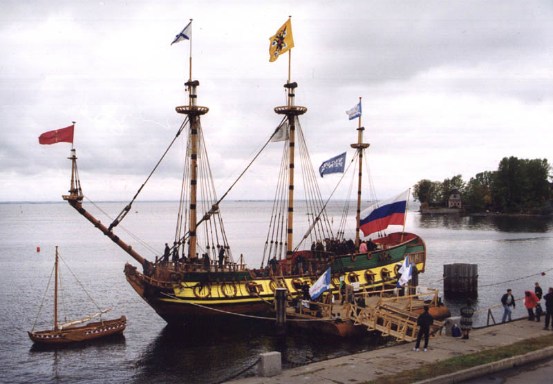 Историческая верфь Полтава в Петербурге