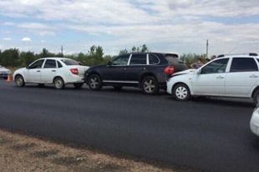 На трассе «Оренбург-Соль-Илецк» в тройном ДТП пострадал человек