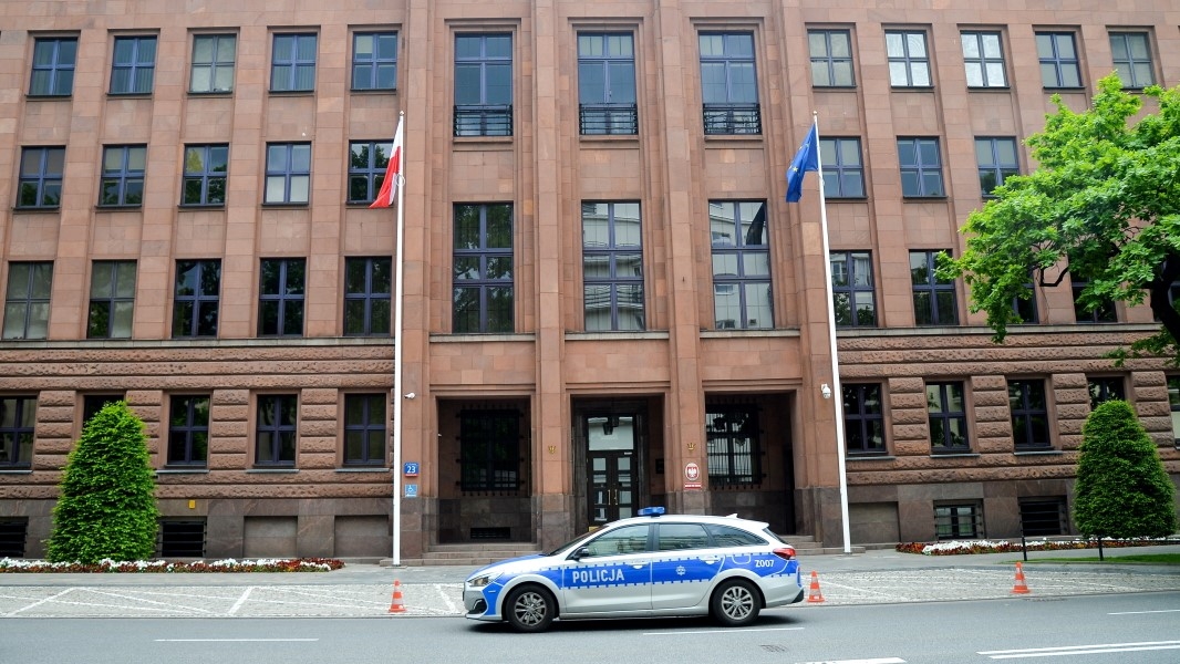 Стали известны сроки закрытия консульства России в Польше