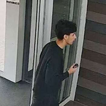 Юноша прикинулся полицейским и украл у 90-летней женщины сейф