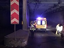 В Уфе водитель врезался в бетонное ограждение, потребовалась помощь спасателей