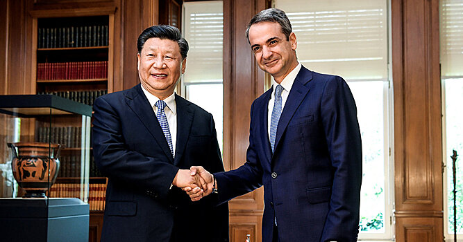 Синьхуа (Китай): Си Цзиньпин провел переговоры с премьер-министром Греции Кириакосом Мицотакисом