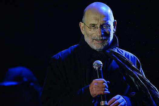 Минюст РФ признал писателя Бориса Акунина и издание "Холод" иноагентами