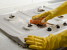 Чем отмыть плиту: копеечные средства для лёгкой очистки