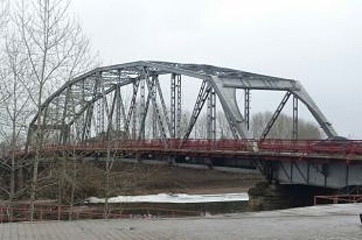 В Кунгуре мужчина бросился с автомобильного моста в Сылву