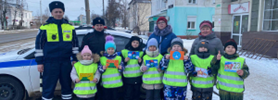 В Ивановской области в преддверии Дня защитника Отечества сотрудники Госавтоинспекции провели ряд профилактических мероприятий