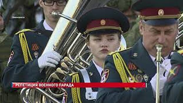Сегодня состоялась тренировка парадных расчетов на Платовской площади в Новочеркасске