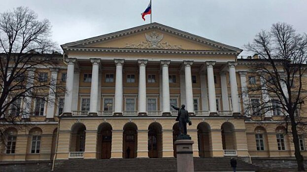 Смольный планирует получить 1,6 млрд рублей от продажи недвижимости после переезда в «Невскую ратушу»