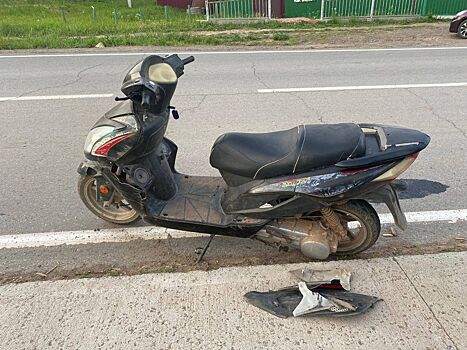 16-летний водитель мопеда попал под машину в Удмуртии