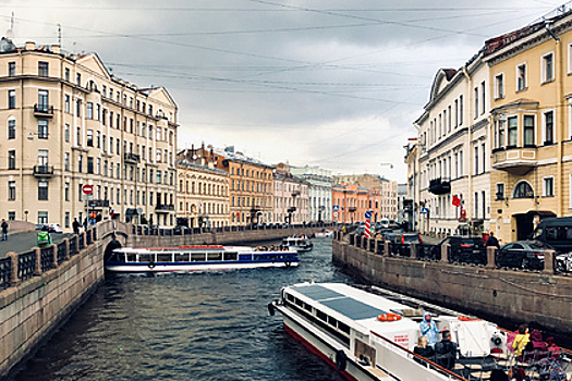 Элитные квартиры в Петербурге стали теснее