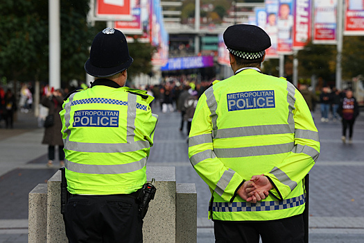 Мигрантов отпустили на свободу после признания в изнасиловании 15-летней девочки