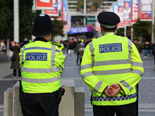 Мигрантов отпустили на свободу после признания в изнасиловании 15-летней девочки