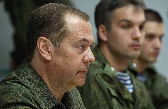 Медведев анонсировал формирование нового армейского корпуса в 2024 году