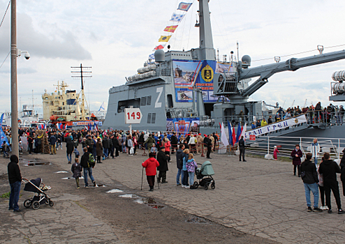 В Архангельске акцию Минобороны России «Сила в правде» на БДК Северного флота «Иван Грен» посетило более 18,5 тысяч человек