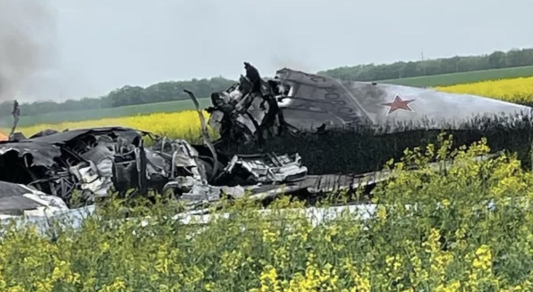 Двоих лётчиков с упавшего на Ставрополье самолёта доставили в больницу