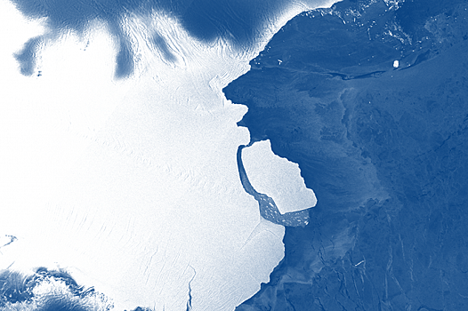 Гигантский айсберг откололся от ледника в Антарктиде