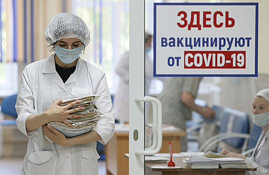 Пока в Москве антирекорды по числу заболевших, в России — самый высокий уровень противодействия вакцинации