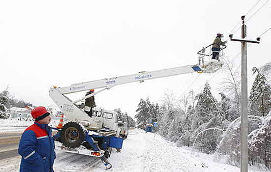 На Кубани восстанавливают электроснабжение после снегопада