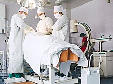 Хирурги установили девушке два механических "сердца"