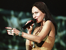 Пострадавшая при пожаре певица Марина Хлебникова решила вернуться на сцену