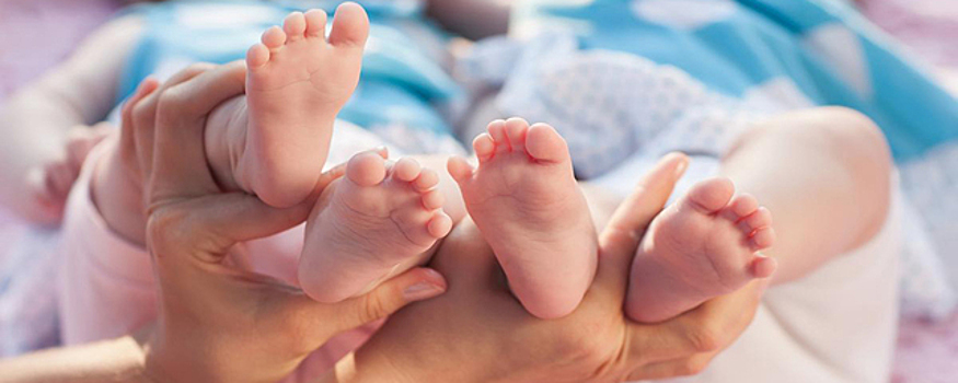 Биолог связала снижение рождаемости в США с пандемией коронавируса