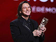 Актера Керри не узнали после редкого появления на публике