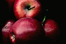 Врач развеял распространенный миф о яблоках