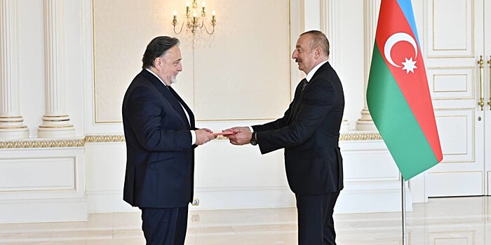 Президент Азербайджана принял верительные грамоты нового посла Чехии