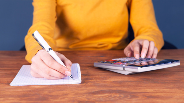 Как планировать бюджет, чтобы откладывать деньги: мнения экспертов