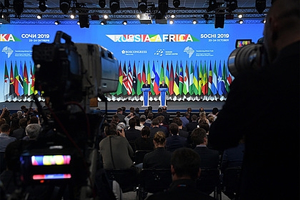 Россия и Африка договорились на сотни миллиардов рублей