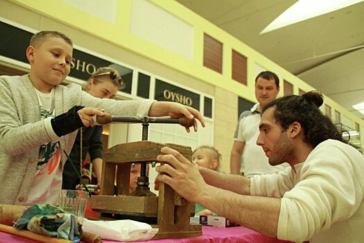 Детям в больницах расскажут о появлении письменности и рисования