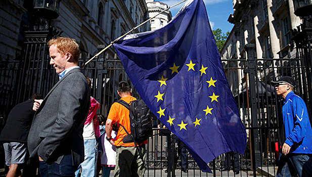 Лидер "Левой партии" рассказал о нерешительности Франции в ответ на Brexit