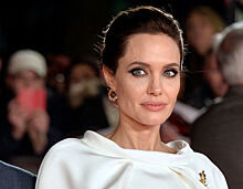 «Положила глаз»: избранник Анджелины Джоли удивил сходством с Брэдом Питтом