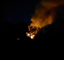 Крупный пожар уничтожил дом в Кузбассе из-за печи