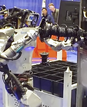 Boston Dynamics показала робота Atlas, носящего тяжёлые автомобильные детали