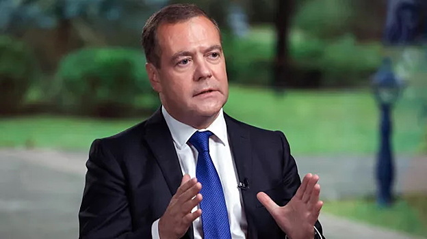 Медведев рассказал о поездке в ЛНР