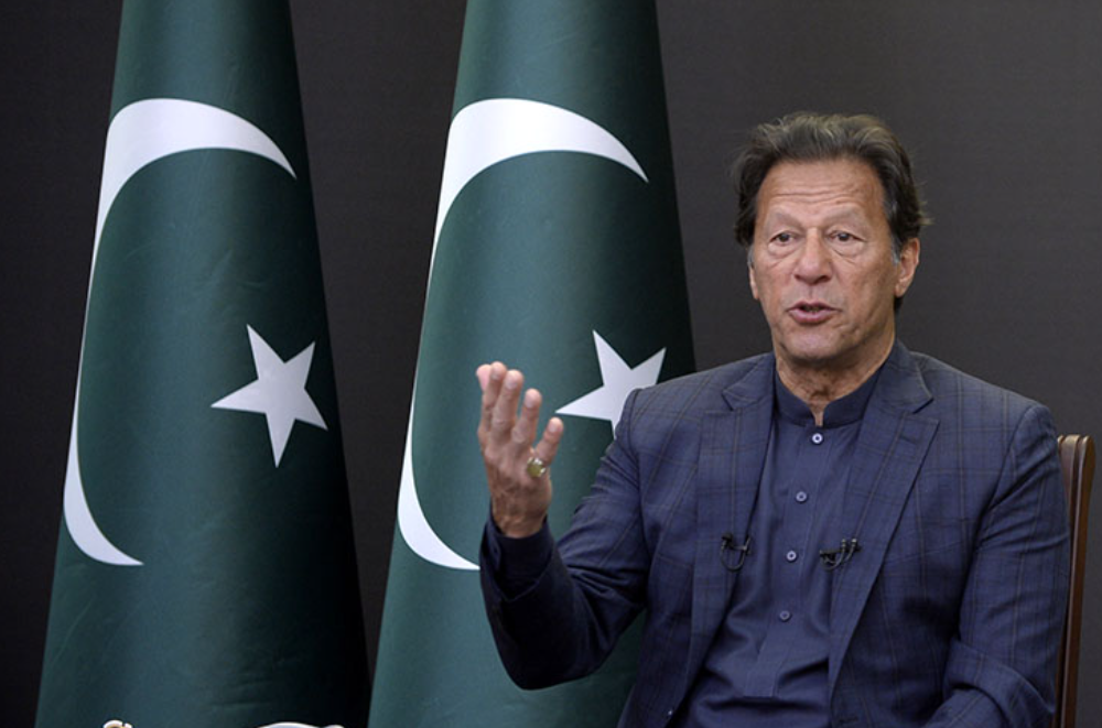 Суд выдал ордер на арест экс-премьера Пакистана Имрана Хана