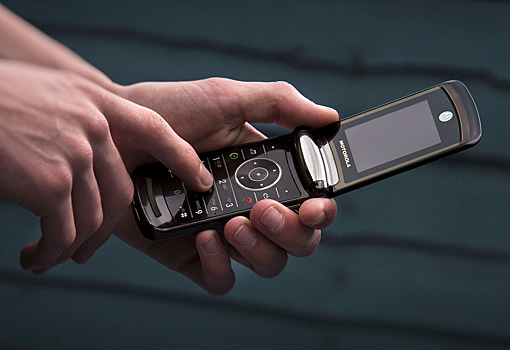Motorola возродила винтажные сматфоны